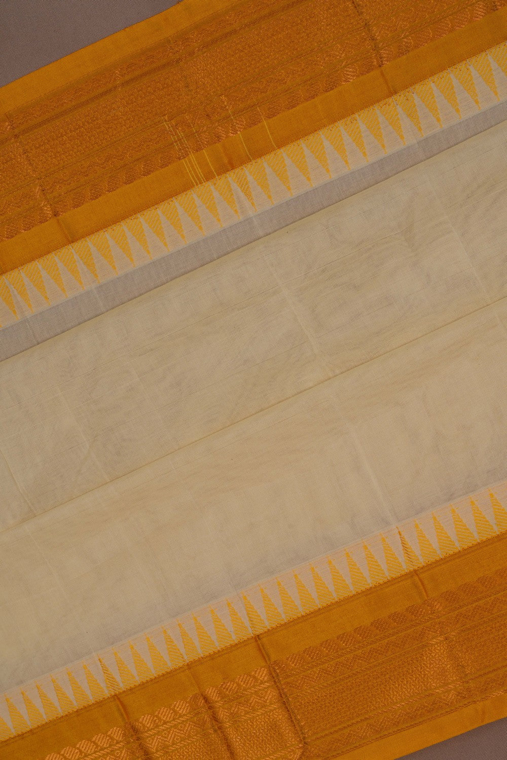 Image of Gadwal Cotton Off-White Saree